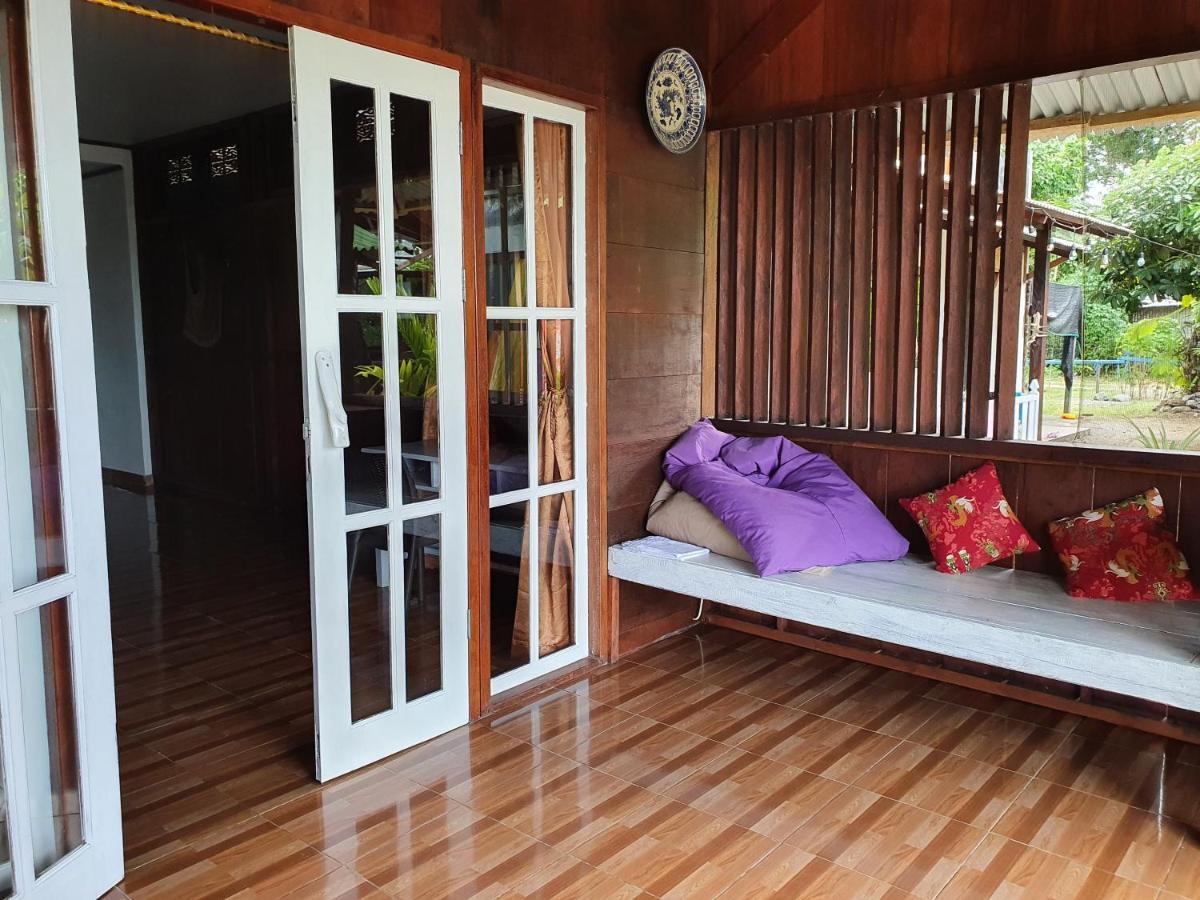 Amban Beach House Manokwari Bagian luar foto