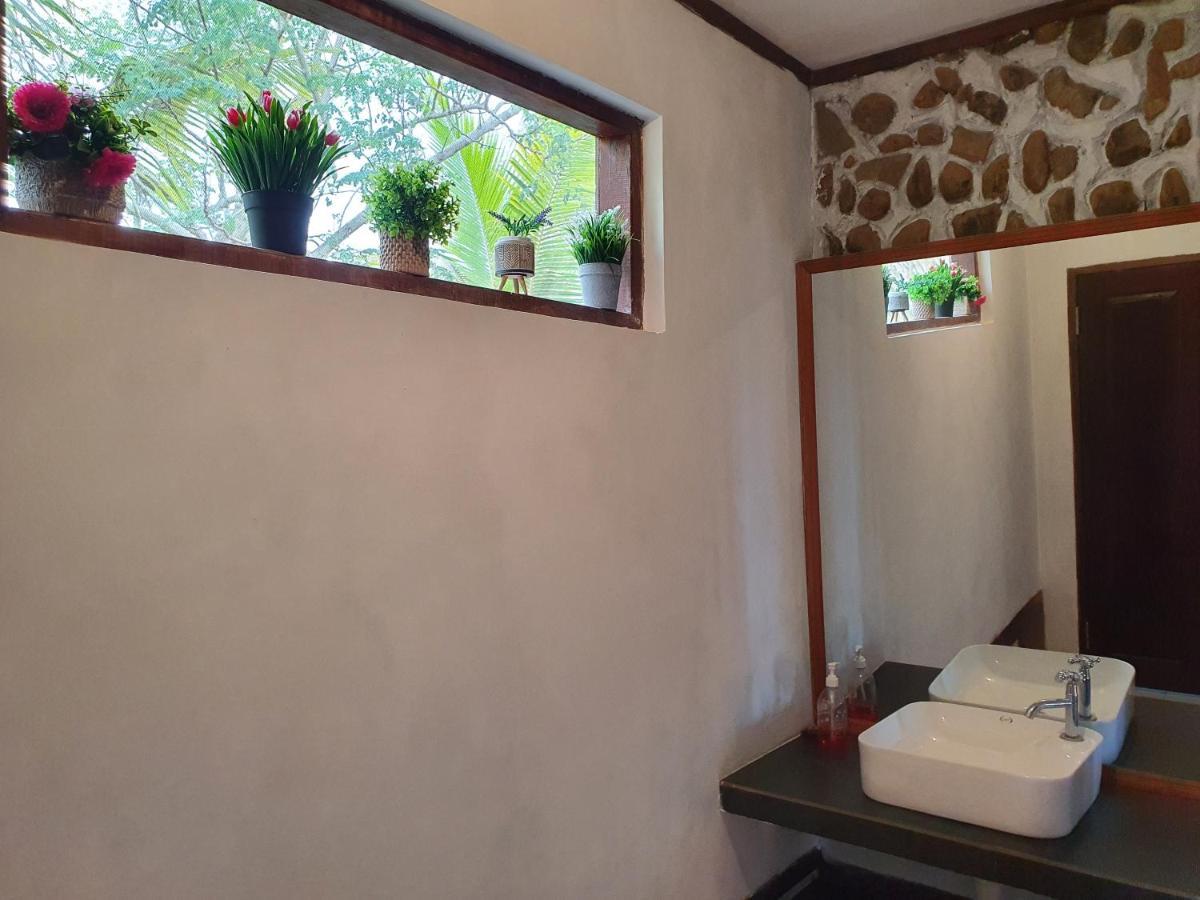 Amban Beach House Manokwari Bagian luar foto