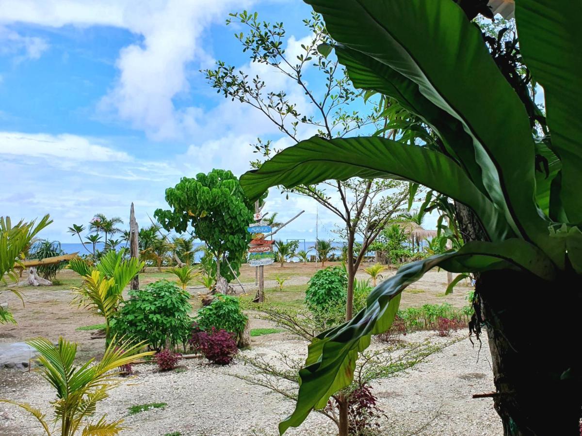 Amban Beach House Manokwari Bagian luar foto